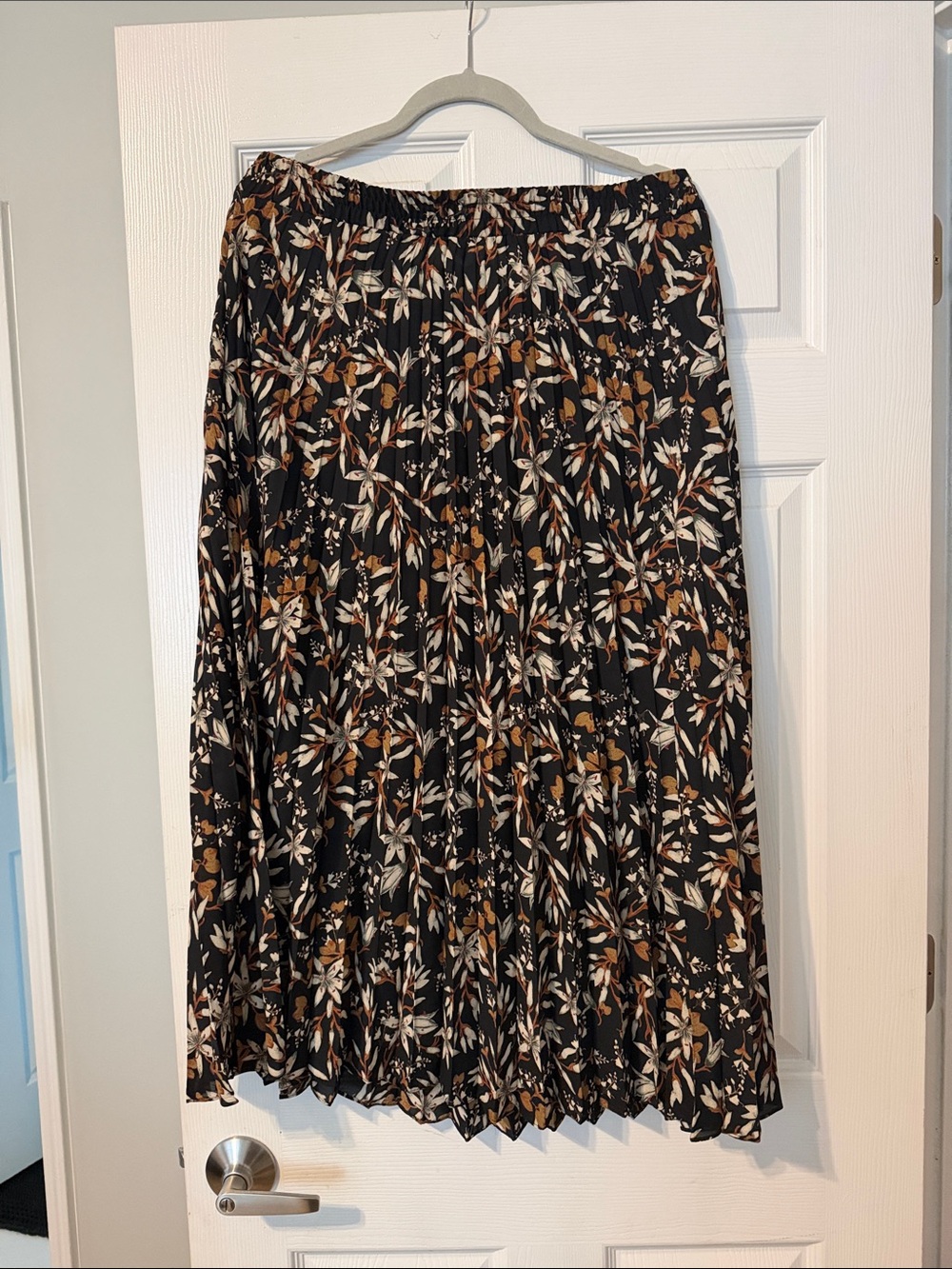 Max Studio Black Pleated Midi Skirt with Brown and Cream Floral Print